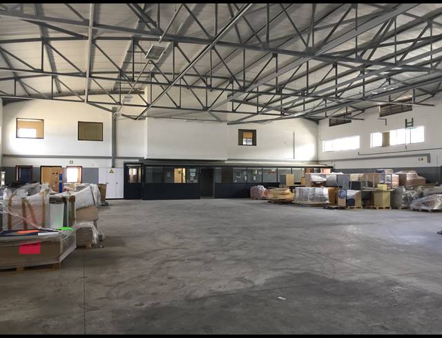 1,399M² WAREHOUSE RENTED IN CAPRICORN